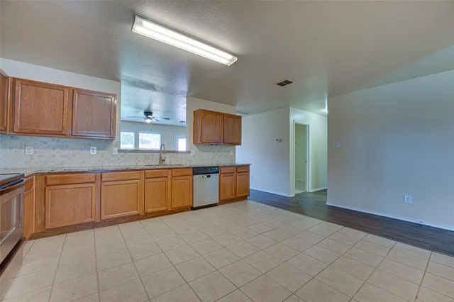 $475,900 | 1320 Red River Lane, Allen, TX 75002