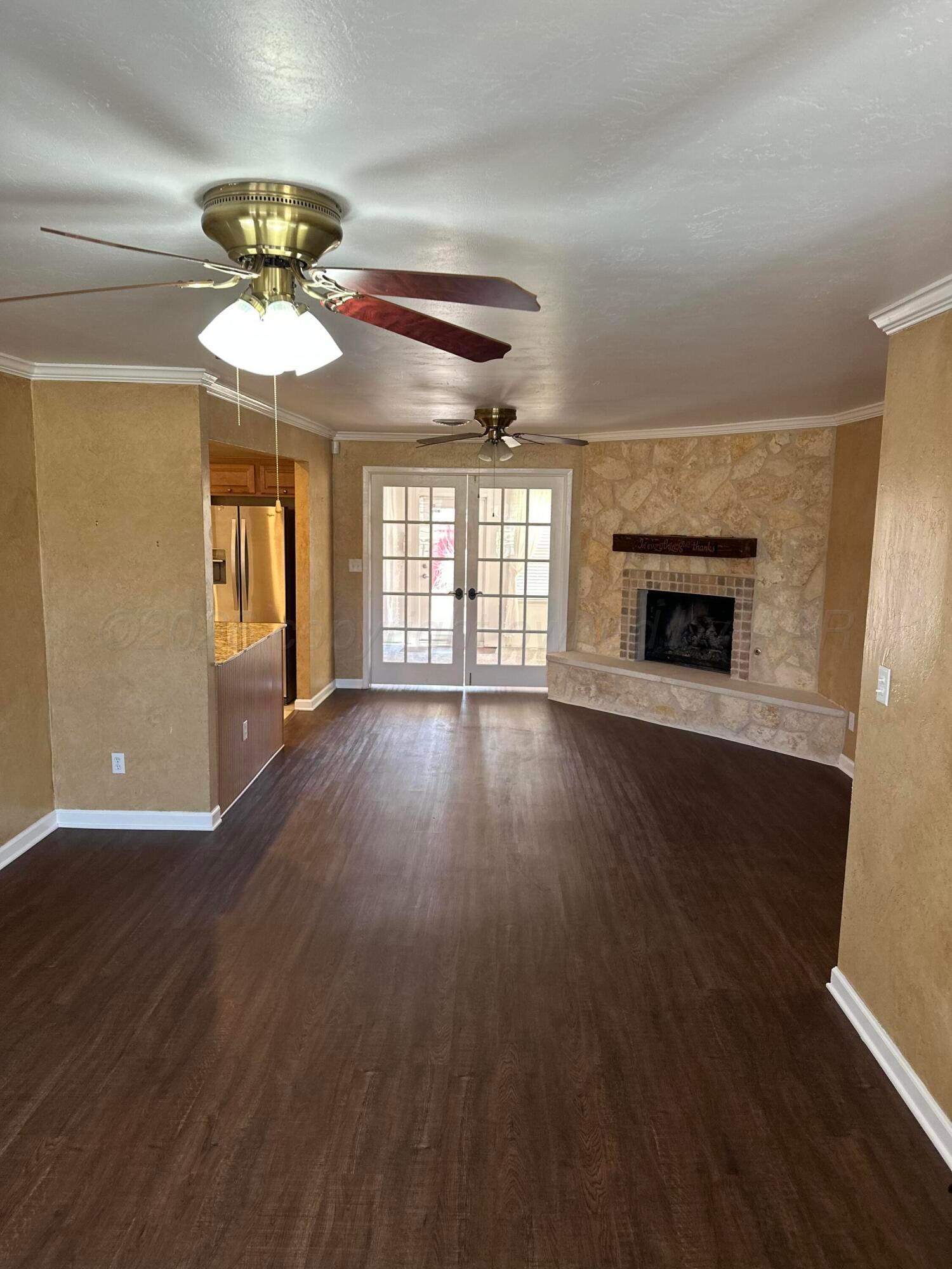 1505 Balin Road Borger, TX 79007 - Photo 3 of 31 79261260418__55D4499E-CC8C-4621-9DB5-790