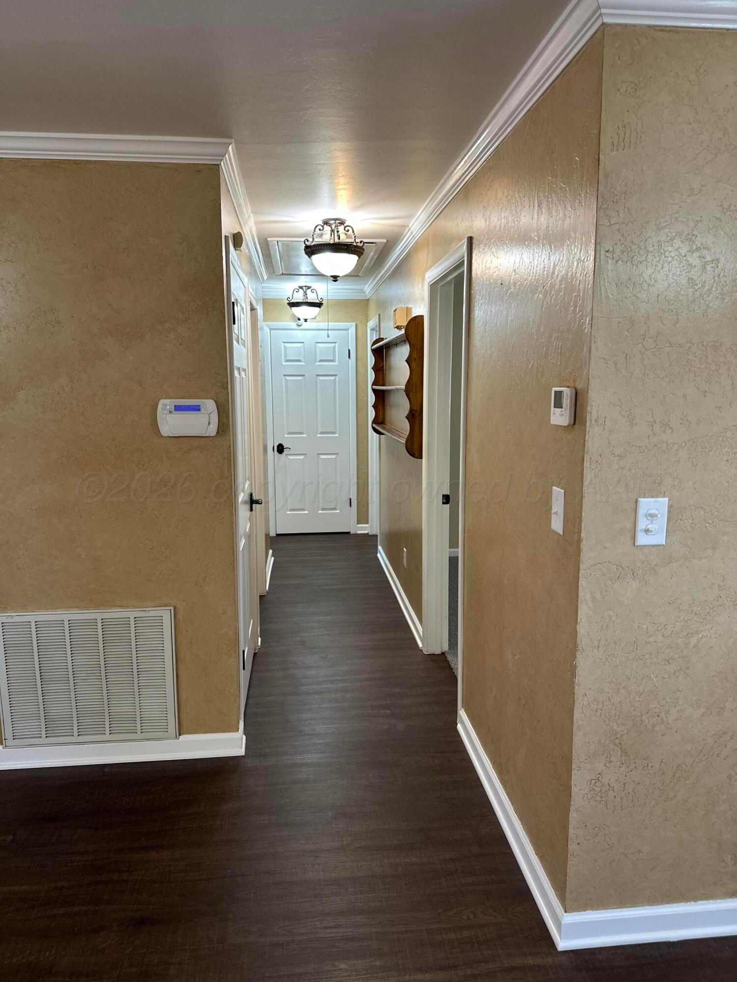 1505 Balin Road Borger, TX 79007 - Photo 5 of 31 79261263731__CCC79628-660B-4B8F-8BB0-8F8