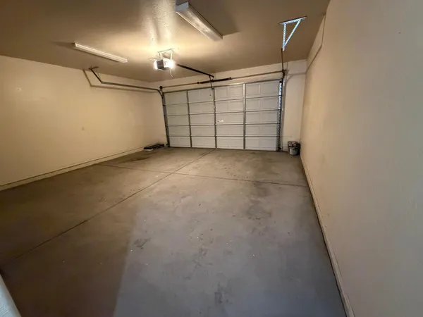 a view of a house with a dry space