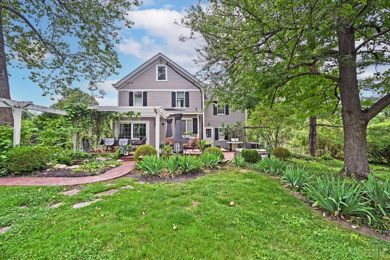 6900 Drake Road Cincinnati, OH 45243 - Photo 42 of 44