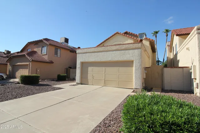 $430,000 | 932 East Manor Drive, Chandler, AZ 85225