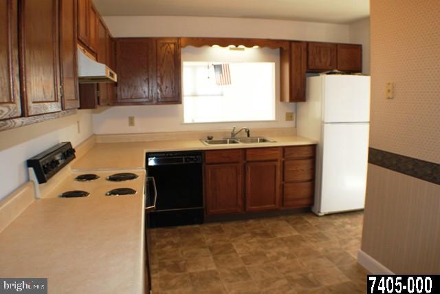 2287 North Point Drive York, PA 17406 - Photo 13 of 19