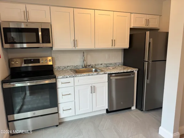 $2,500 | Undisclosed Address, Atlantic Highlands, NJ 07716