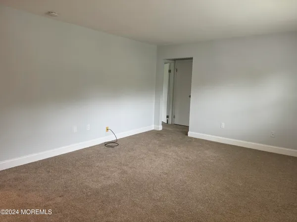 $2,500 | Undisclosed Address, Atlantic Highlands, NJ 07716