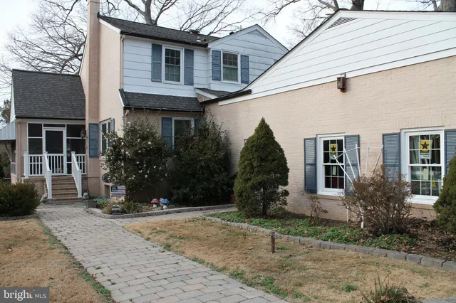 a view of house with outdoor space