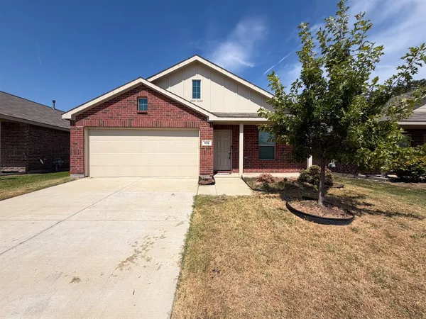 $2,100 | 1012 Lady Bird Street, Ennis, TX 75119