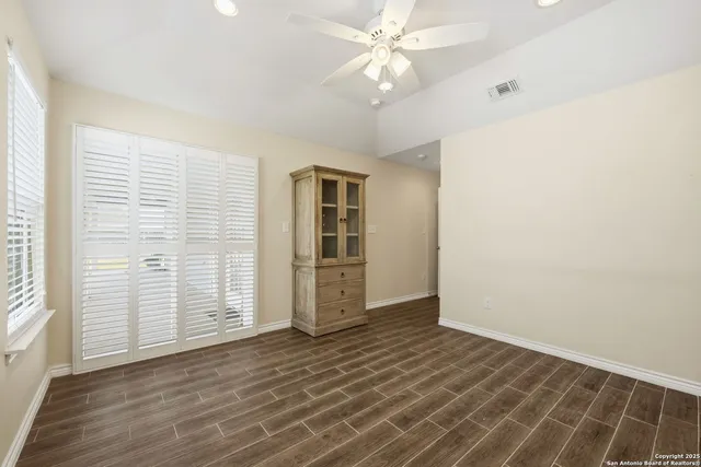 $294,300 | 533 Indian, Jourdanton, TX 78026