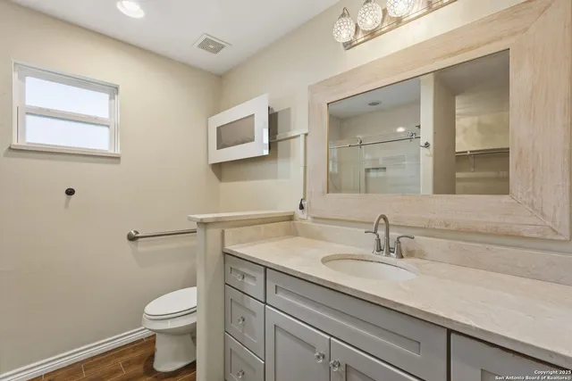 $294,300 | 533 Indian, Jourdanton, TX 78026