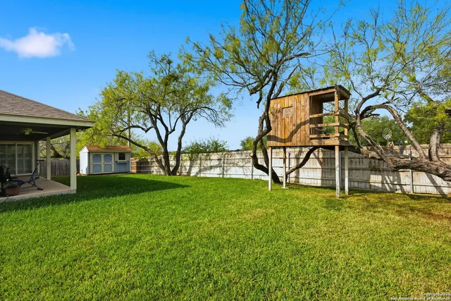 $294,300 | 533 Indian, Jourdanton, TX 78026