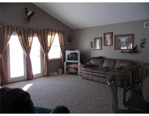 23883 Griffith Road Cambridge Springs, PA 16403 - Photo 9 of 18 Living Room.