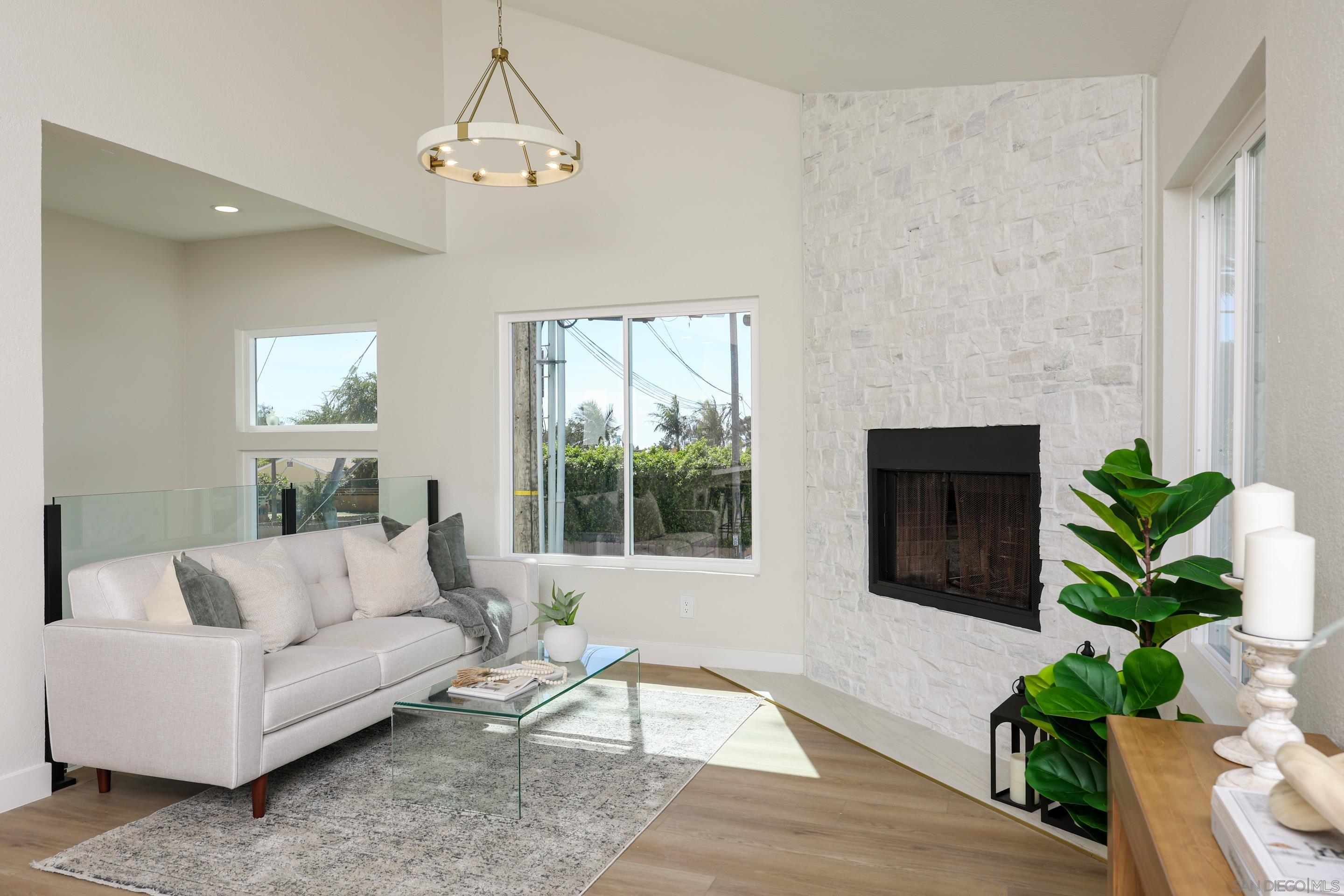 658 Santa Fe Drive Encinitas, CA 92024 - Photo 5 of 37