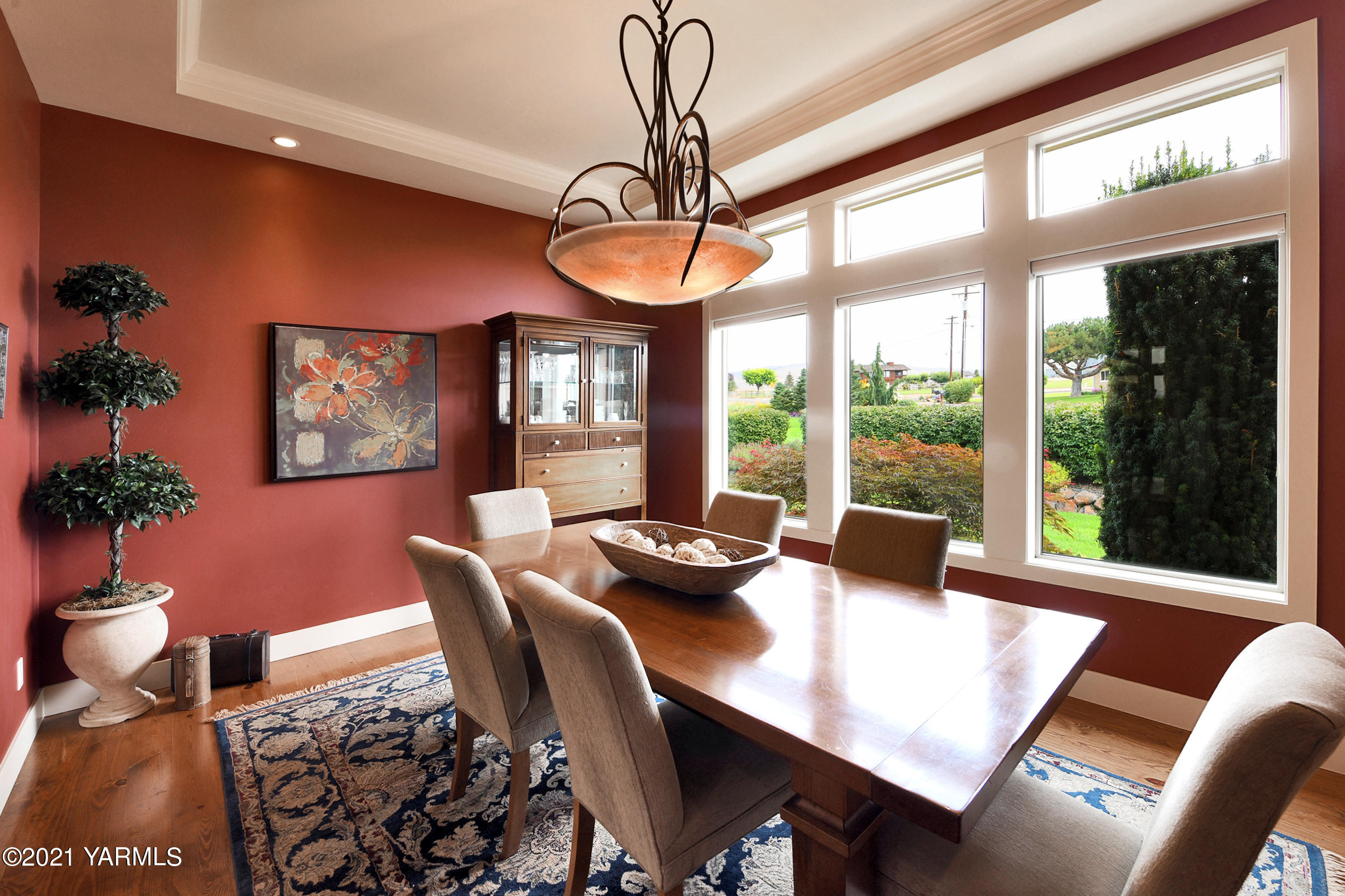 478 Pomona Heights Road Yakima, WA 98901 - Photo 12 of 60 a view of a dining room with furniture window and outside view