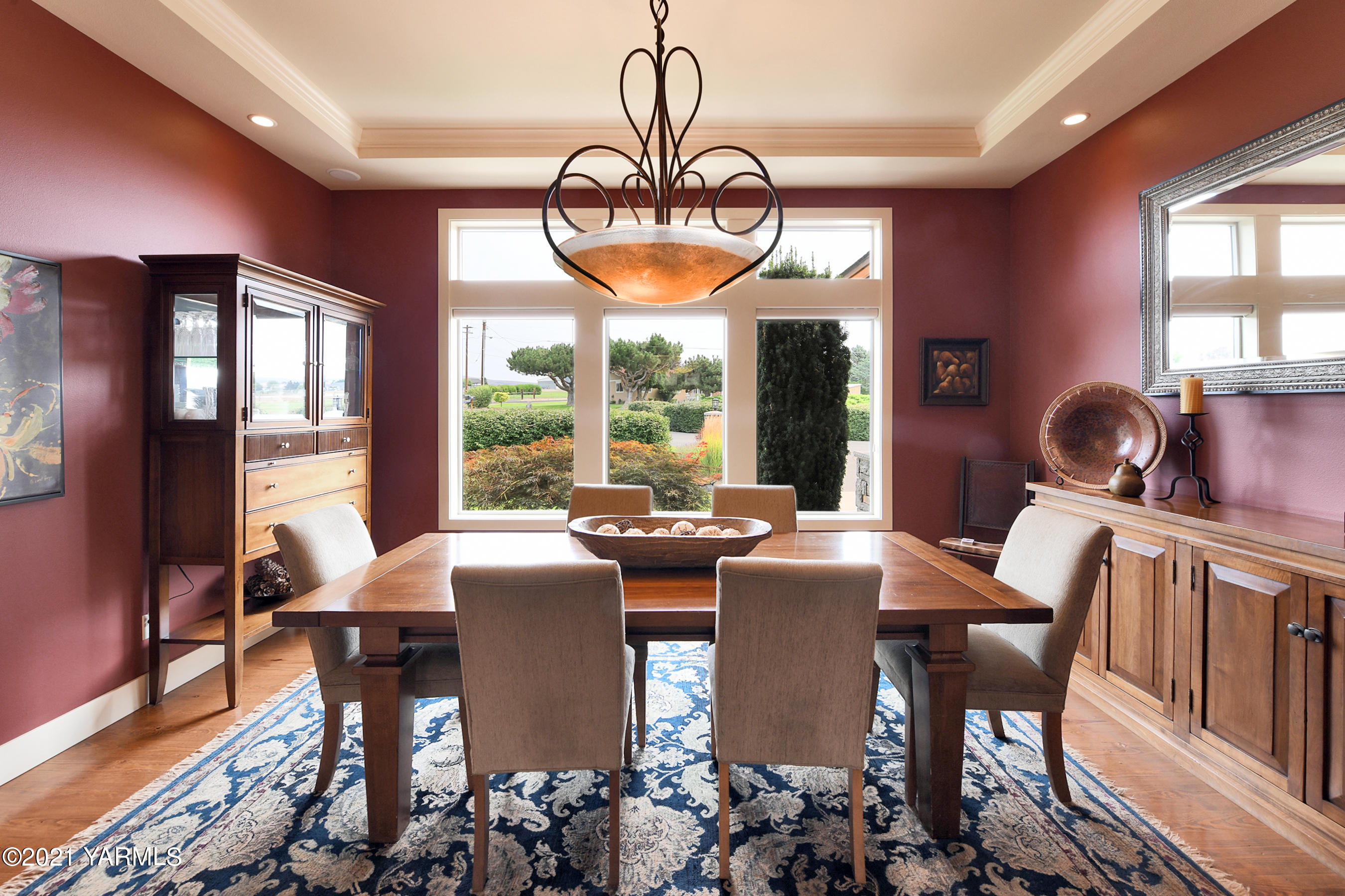 478 Pomona Heights Road Yakima, WA 98901 - Photo 13 of 60 a view of a dining room with furniture window and outside view