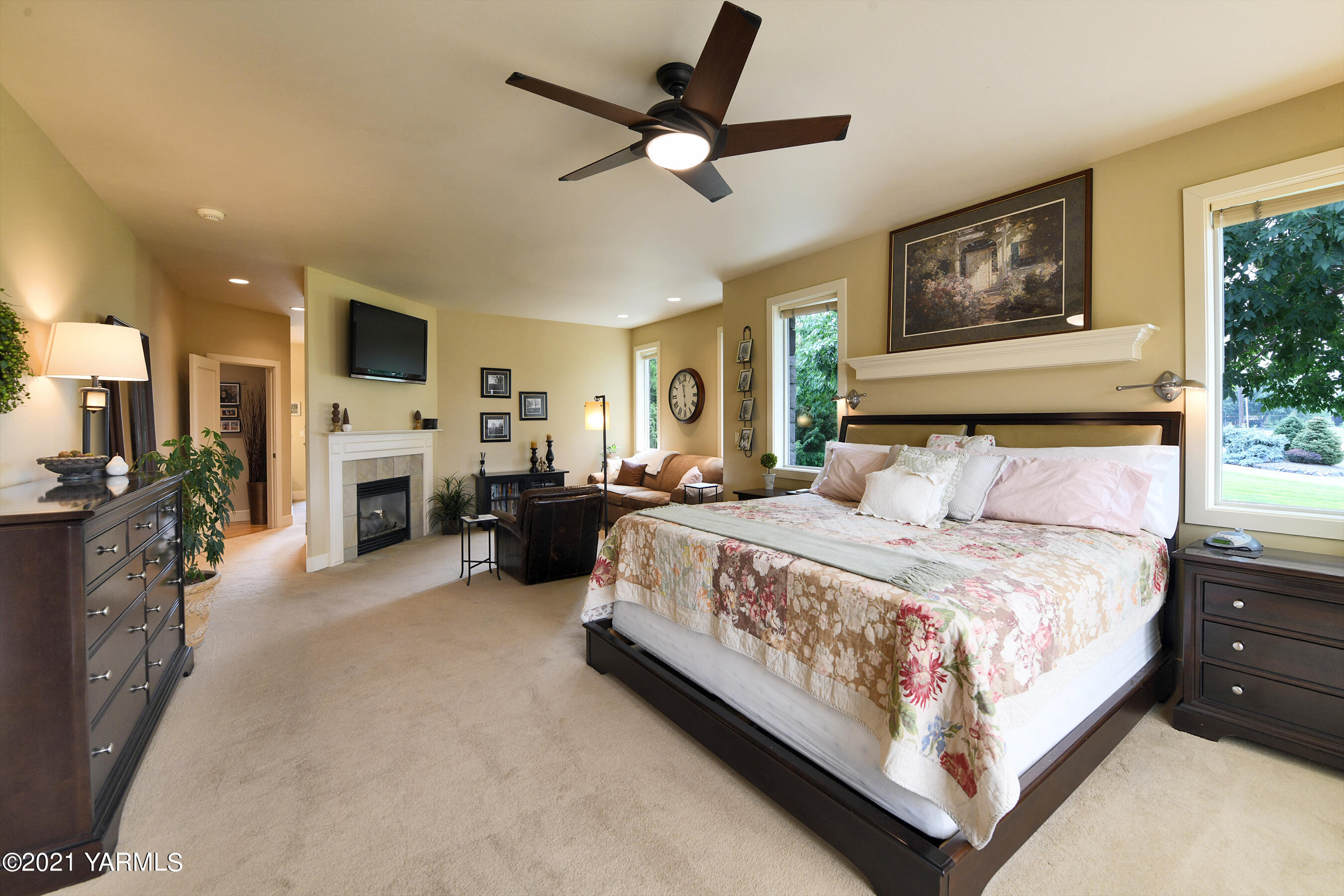 478 Pomona Heights Road Yakima, WA 98901 - Photo 18 of 60 6 Incredible Primary Suite