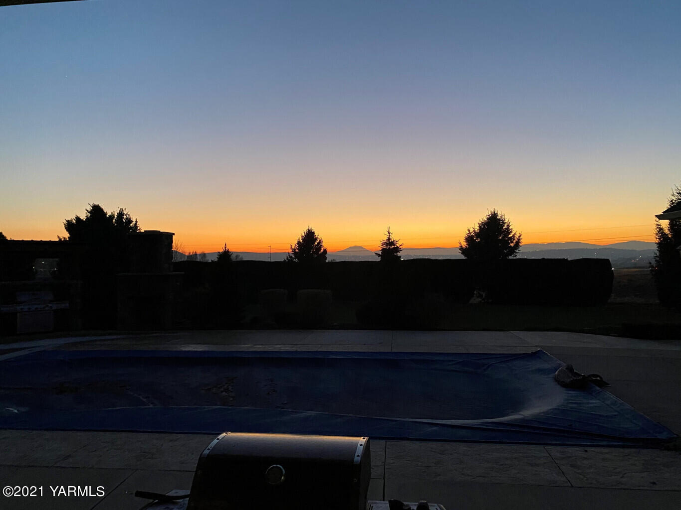 478 Pomona Heights Road Yakima, WA 98901 - Photo 57 of 60 pool and Mt Adams