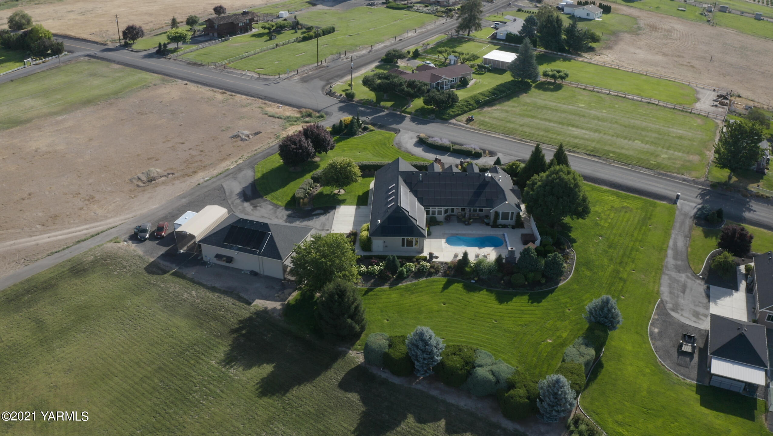 478 Pomona Heights Road Yakima, WA 98901 - Photo 59 of 60 an aerial view of a house having yard