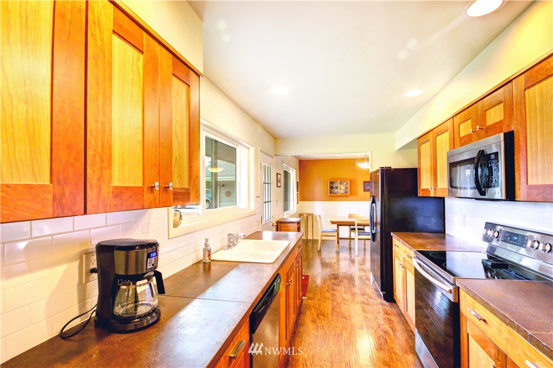 420 West Smith Road Bellingham, WA 98226 - Photo 12 of 40