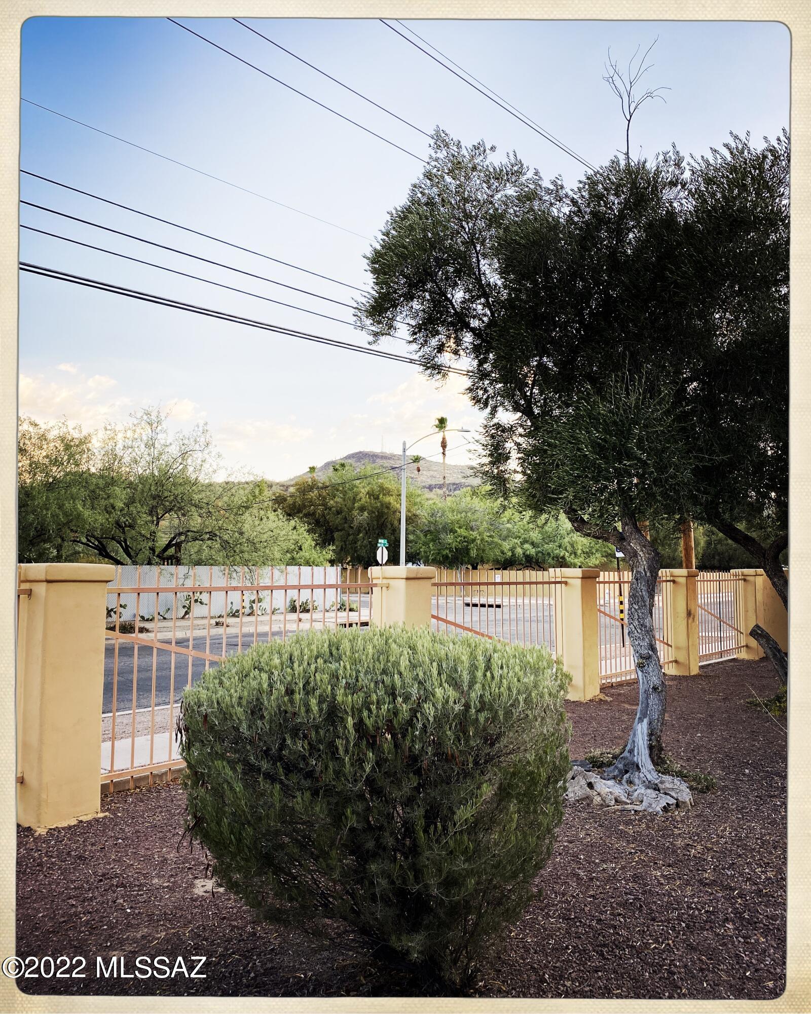 350 North Silverbell Road, Unit 4 Tucson, AZ 85745 - Photo 25 of 28 Gallery Image 25