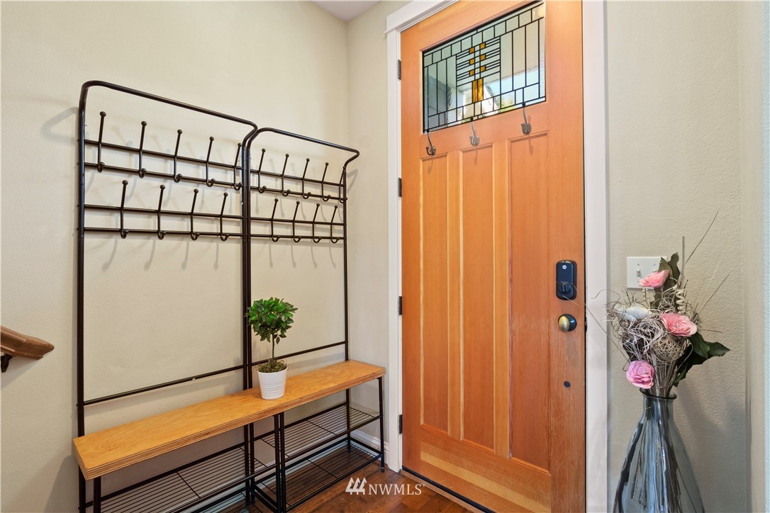 3004 Southwest Graham Street Seattle, WA 98126 - Photo 3 of 31 Gallery Image 3