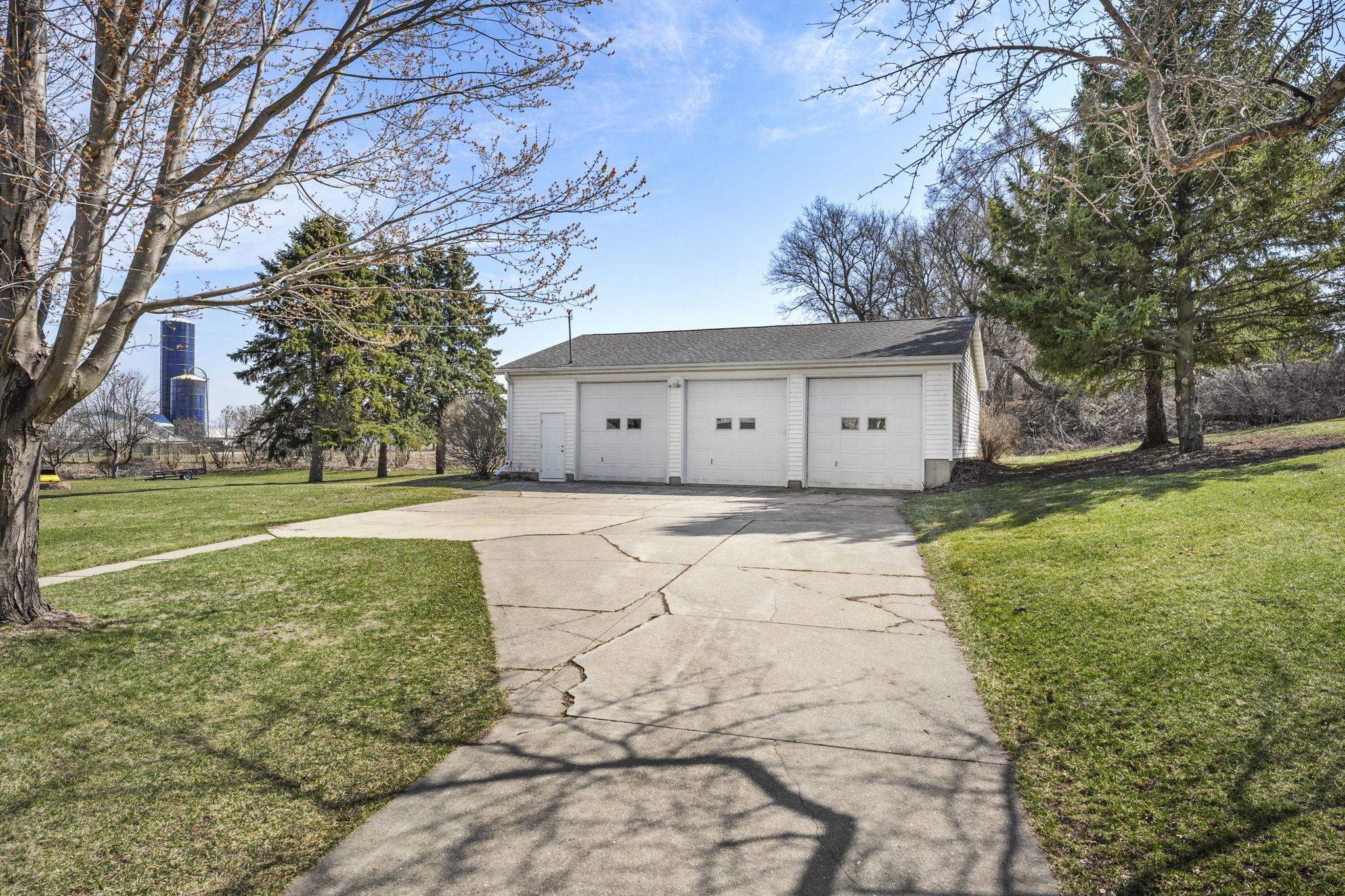 135 West Street Dane, WI 53529 - Photo 12 of 59