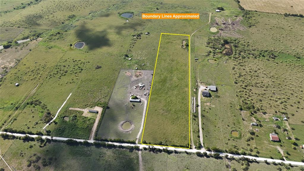 Lot 25 Northwest County 2170 Road Barry, TX 75102 - Photo 13 of 39 an aerial view of a bathroom