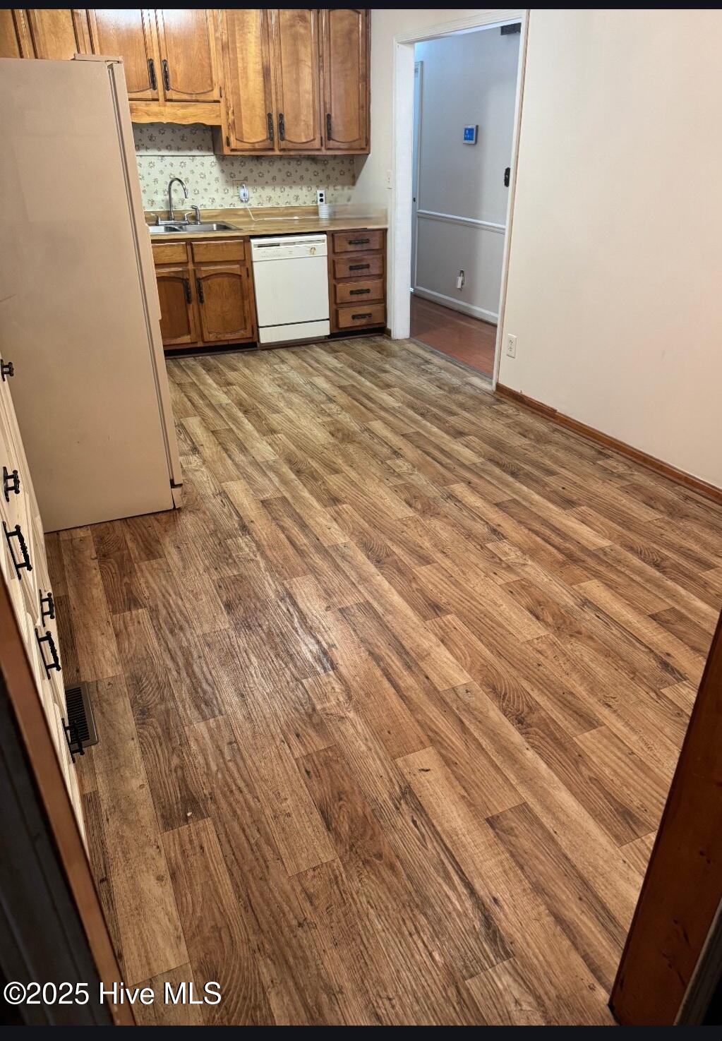 714 Walnut Street Laurinburg, NC 28352 - Photo 4 of 16 Screenshot_20250909_161731_Messages