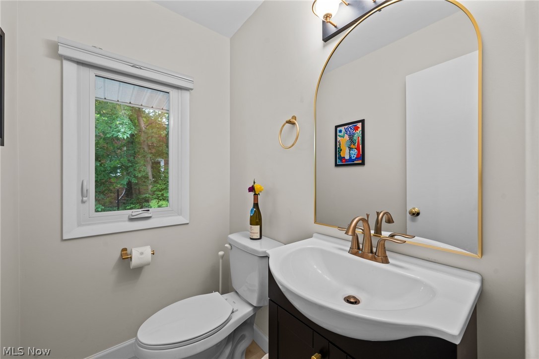23700 Hazelmere Road Shaker Heights, OH 44122 - Photo 32 of 45