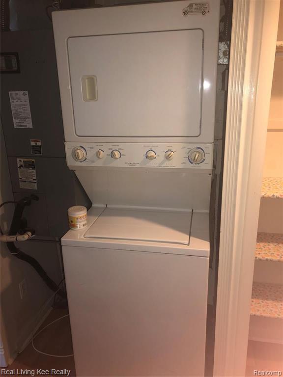 507 East University Drive, Unit 402 Rochester, MI 48307 - Photo 10 of 17