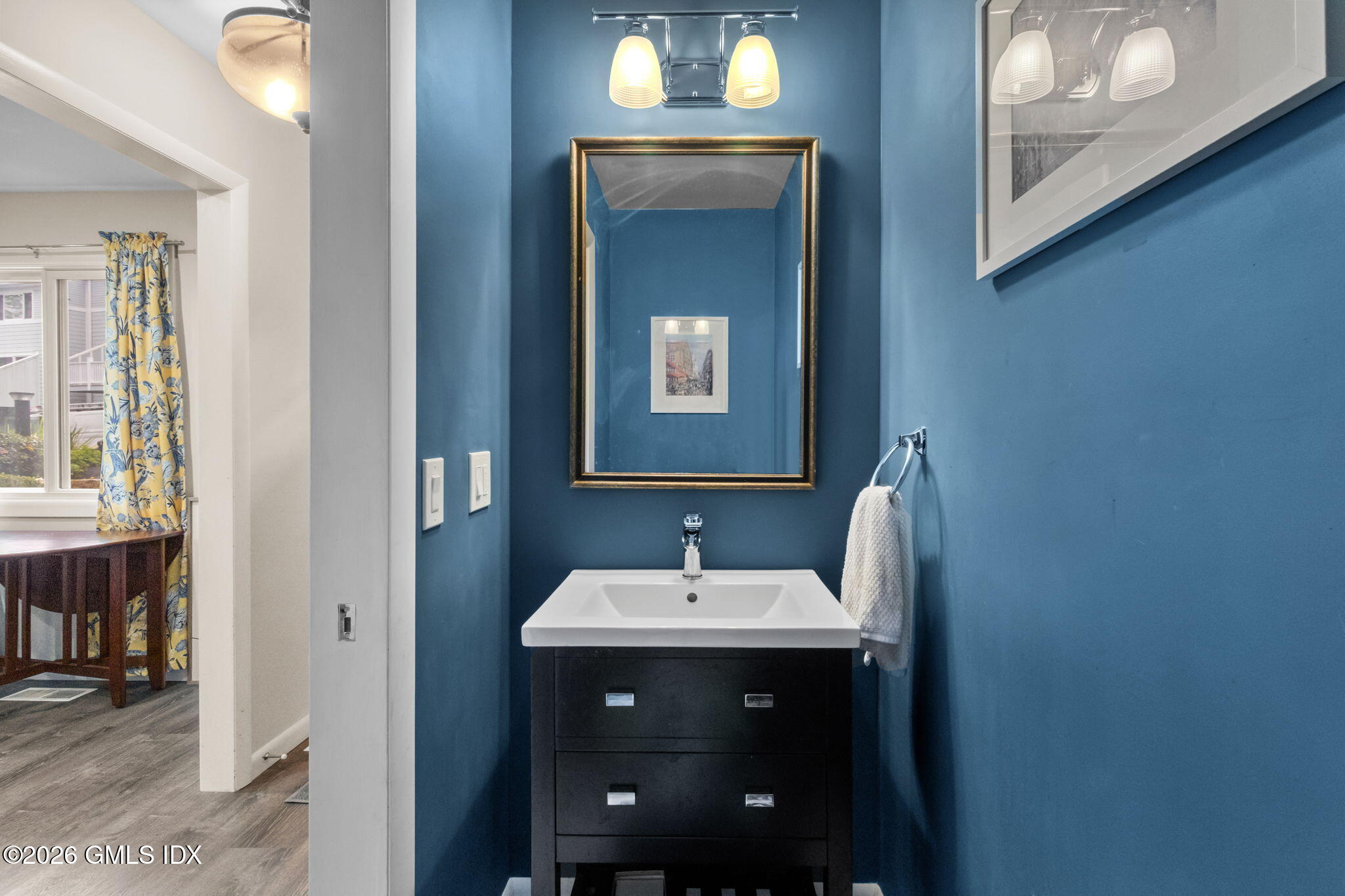 84 Silo Circle, Unit 84 Riverside, CT 06878 - Photo 10 of 22 Powder Room