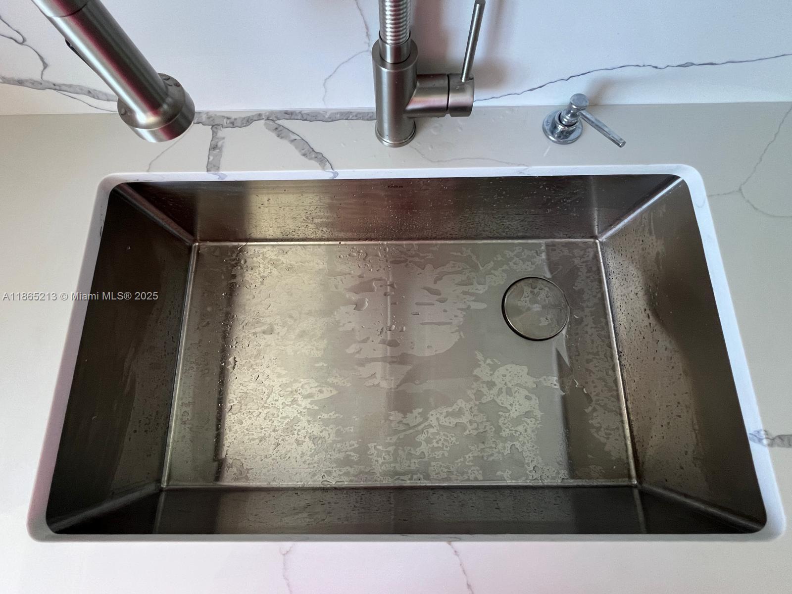 6301 Collins Avenue, Unit 3002 Miami Beach, FL 33141 - Photo 15 of 27 a view of bathroom