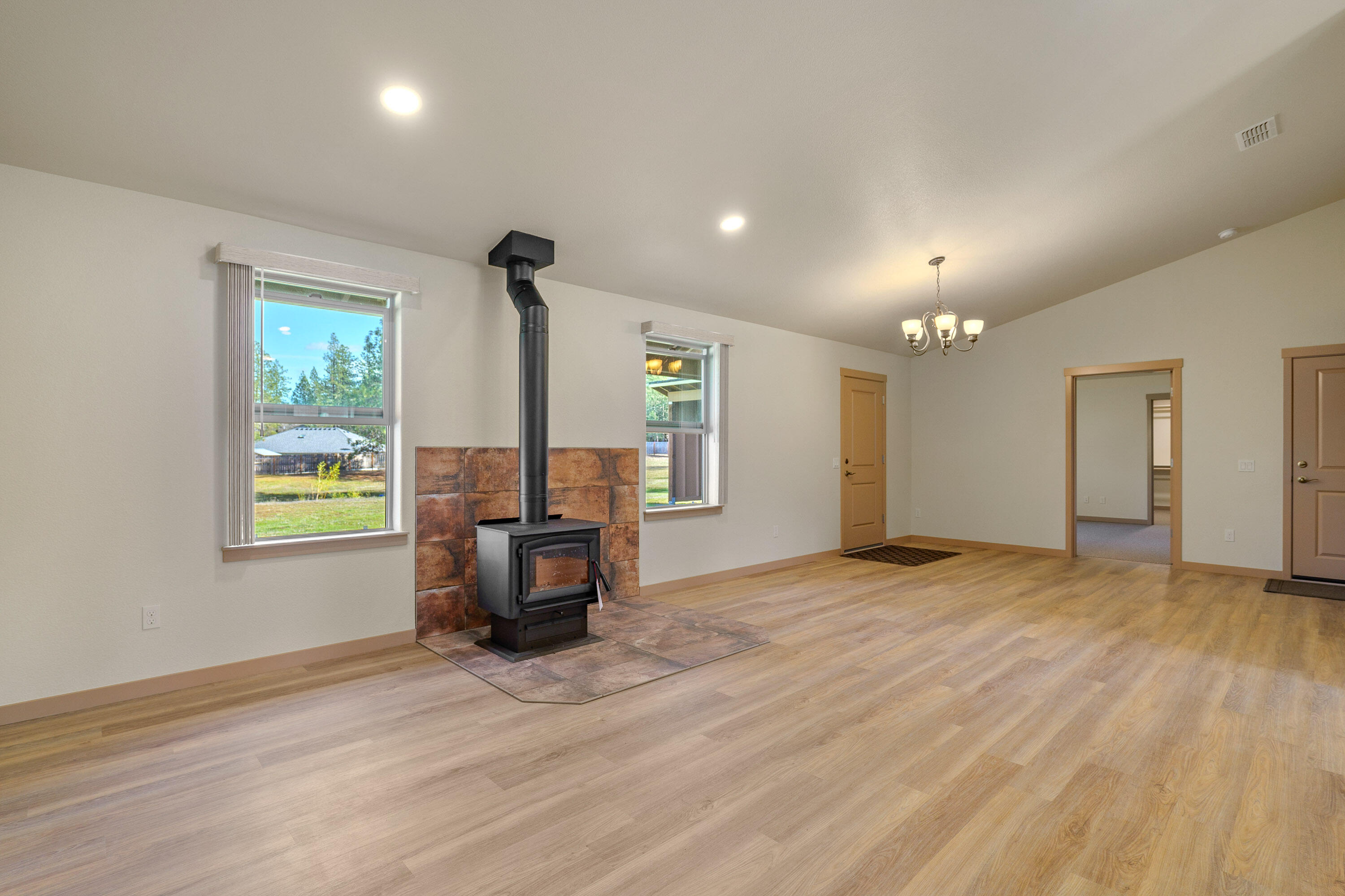 2410 Robertson Bridge Road Grants Pass, OR 97526 - Photo 15 of 46 RB Final (16)