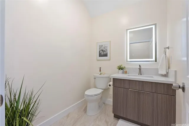 $3,198,000 | 3061 Kahaloa Drive, Honolulu, HI 96822