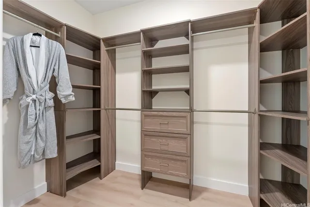 $3,198,000 | 3061 Kahaloa Drive, Honolulu, HI 96822