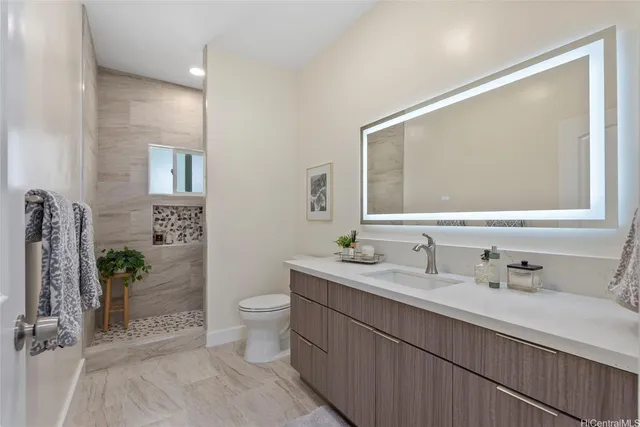 $3,198,000 | 3061 Kahaloa Drive, Honolulu, HI 96822