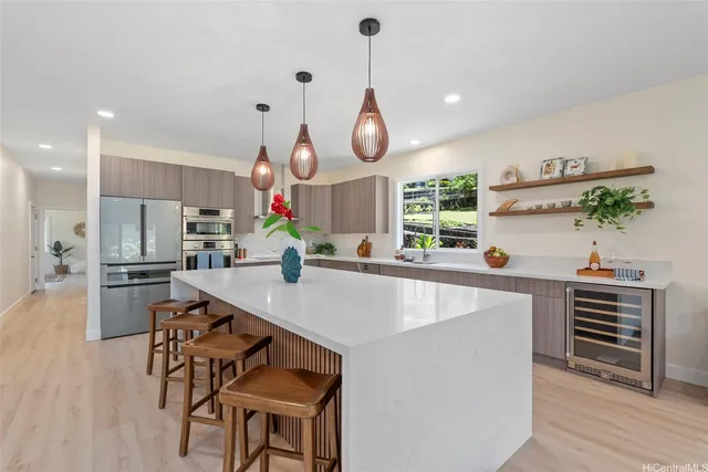 $3,198,000 | 3061 Kahaloa Drive, Honolulu, HI 96822