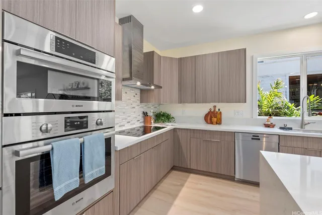 $3,198,000 | 3061 Kahaloa Drive, Honolulu, HI 96822