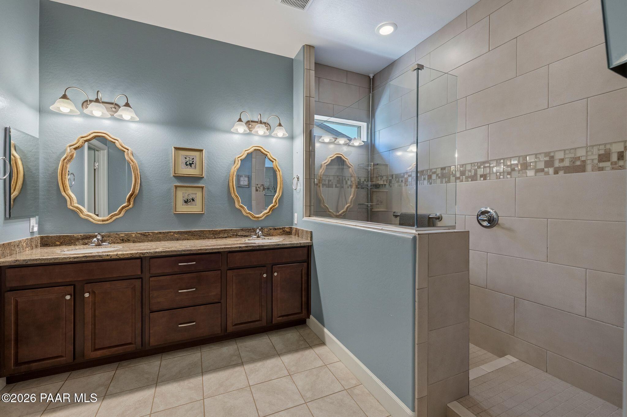 8636 Wandering Creek Road Prescott Valley, AZ 86315 - Photo 18 of 47 Primary Bathroom