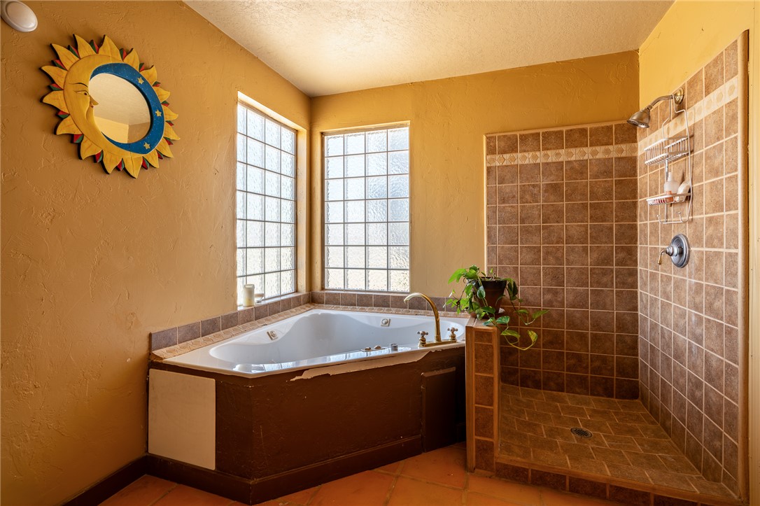 17685 South Jesse James Road Yucca, AZ 86438 - Photo 13 of 30