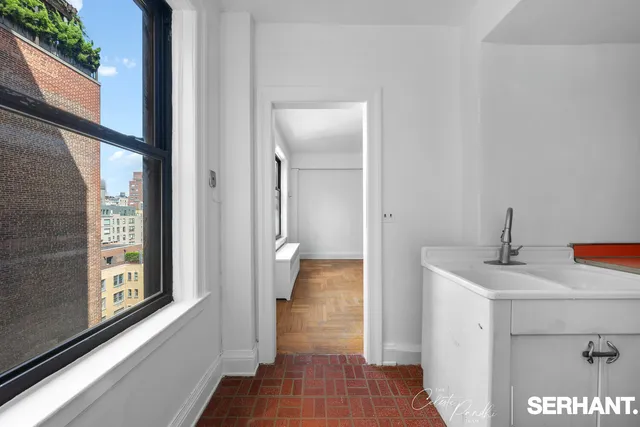 $599,000 | 179 East 79th Street, Unit 15D | Upper East Side