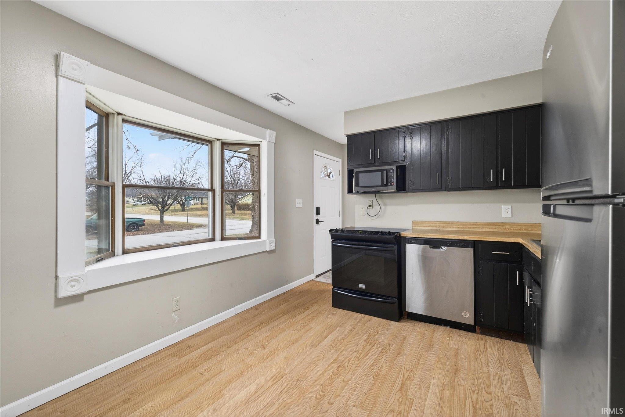 4390 North Ridgewood Drive Bloomington, IN 47404 - Photo 8 of 29