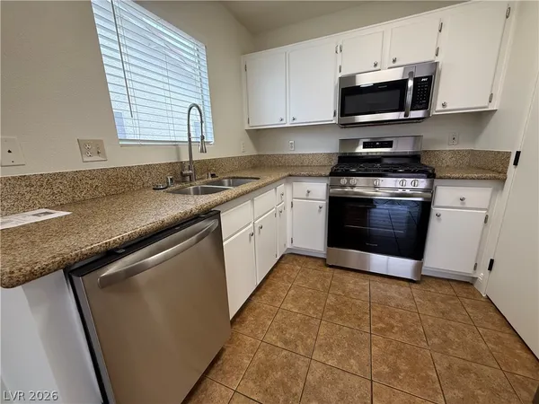 $1,950 | 3130 Meadow Flower Avenue, North Las Vegas, NV 89031