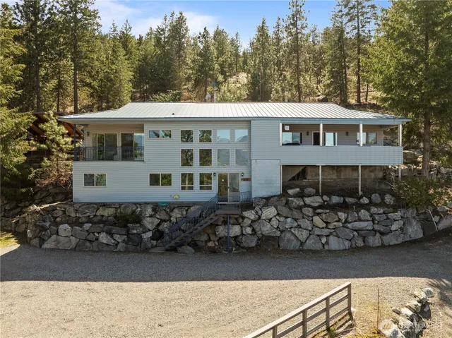 $1,095,000 | 985 Guffy Road, Chelan, WA 98816