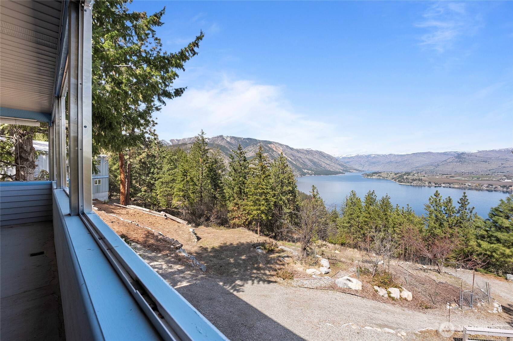 985 Guffy Road Chelan, WA 98816 - Photo 8 of 40