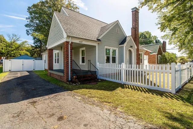$259,000 | 1427 North Fayetteville Street, Asheboro, NC 27205