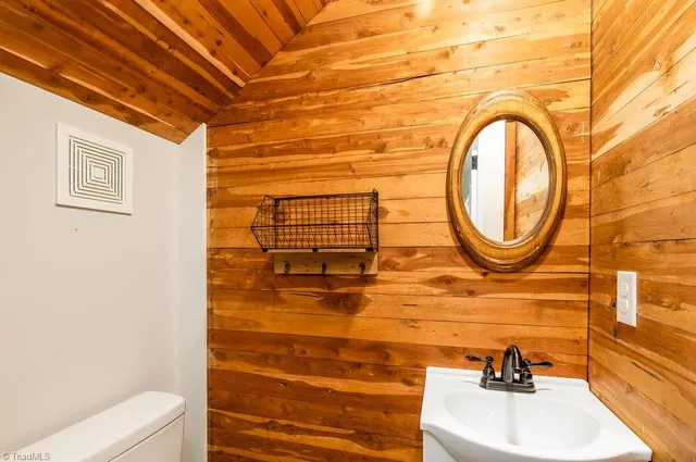 $259,000 | 1427 North Fayetteville Street, Asheboro, NC 27205