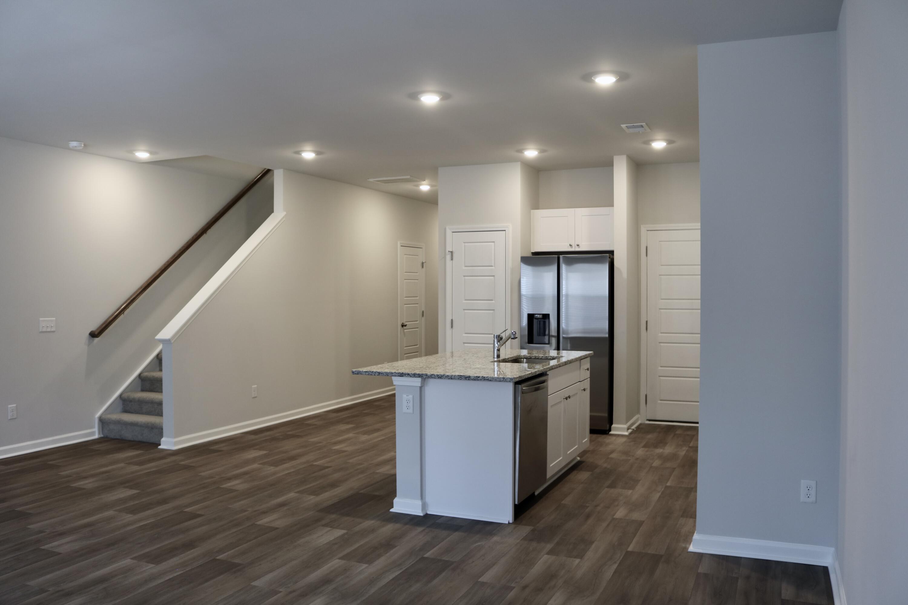 7924 Triggerfish Way North Charleston, SC 29420 - Photo 3 of 18 Kitchen