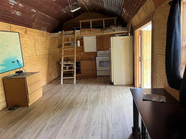 $1,000 | 122 Private Road, Clifton, TX 76634