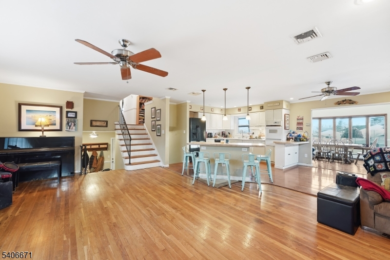 15 Ridge Road Parsippany, NJ 07054 - Photo 4 of 25