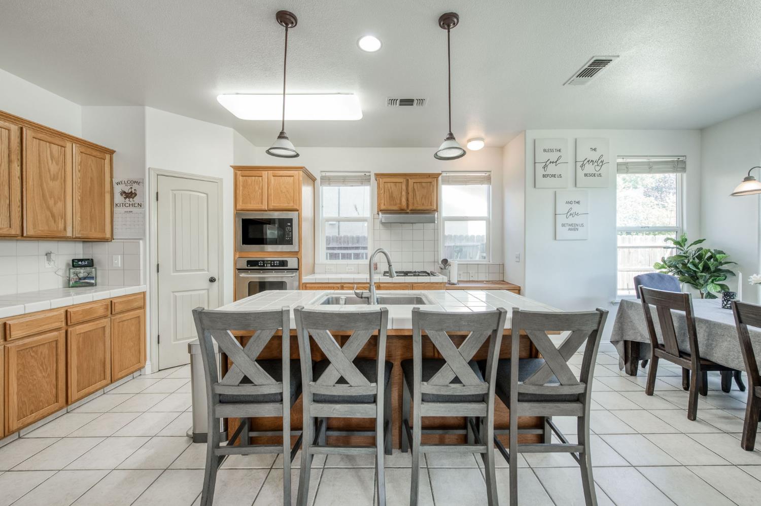 297 West Lilac Avenue Reedley, CA 93654 - Photo 20 of 63